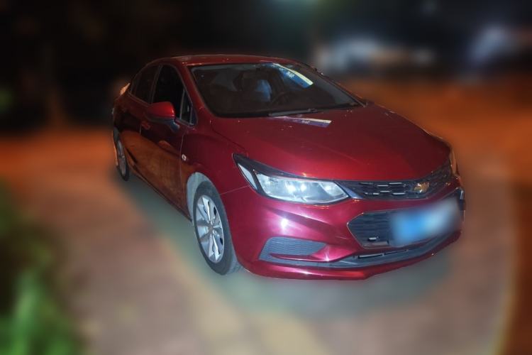Used Chevrolet Cruze 2017 1.5L Automatic Pioneer Sunroof Edition Front Right 45 Deg