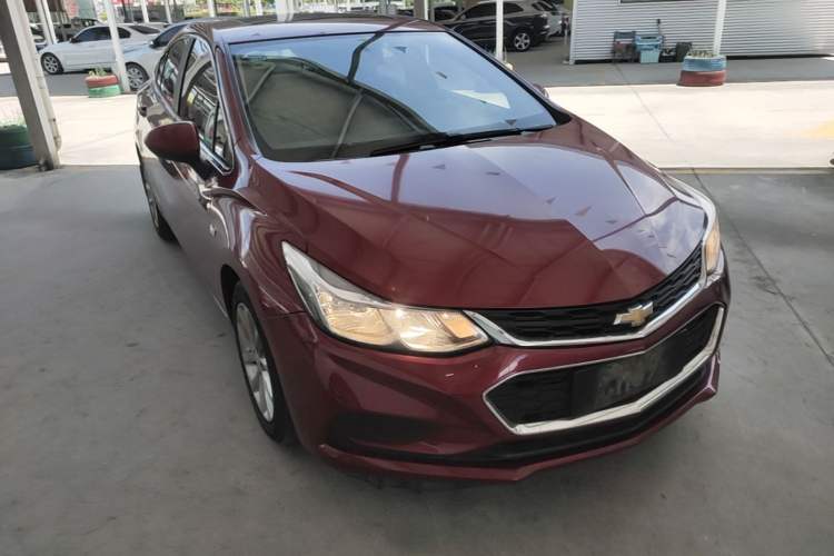 Used Chevrolet Cruze 2017 1.5L Automatic Pioneer Sunroof Edition Front Right 45 Deg