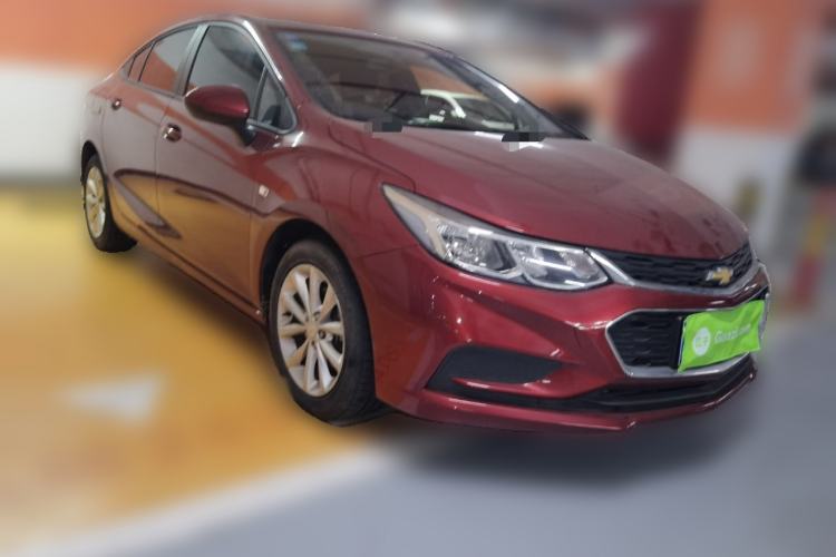 Used Chevrolet Cruze 2017 1.5L Automatic Pioneer Sunroof Edition Front Right 45 Deg