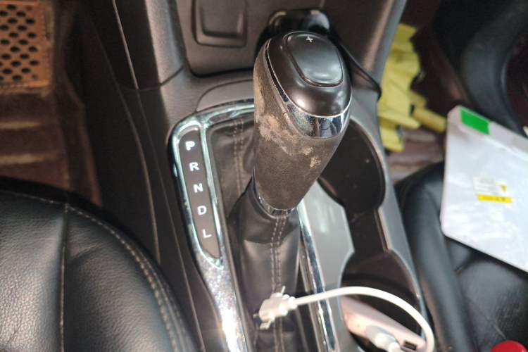 Used Chevrolet Cruze 2017 1.5L Automatic Pioneer Sunroof Edition Gear Lever