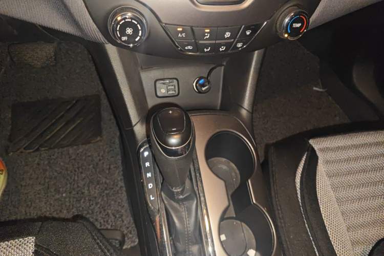 Used Chevrolet Cruze 2017 1.5L Automatic Xuanfeng Edition Gear Lever