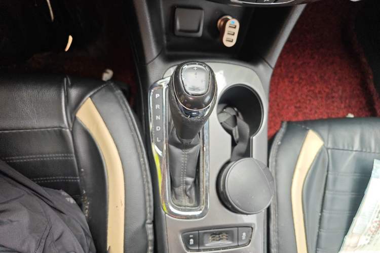 Used Chevrolet Cruze 2017 1.5L Automatic Pioneer Sunroof Edition Gear Lever