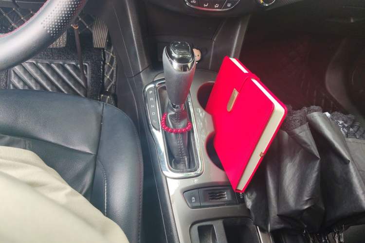 Used Chevrolet Cruze 2017 1.5L Automatic Pioneer Sunroof Edition Gear Lever