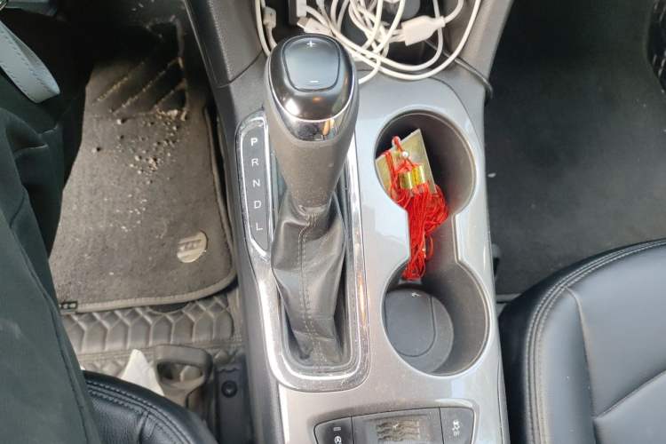 Used Chevrolet Cruze 2017 1.5L Automatic Pioneer Sunroof Edition Gear Lever