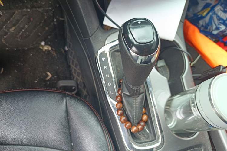 Used Chevrolet Cruze 2017 1.5L Automatic Pioneer Sunroof Edition Gear Lever