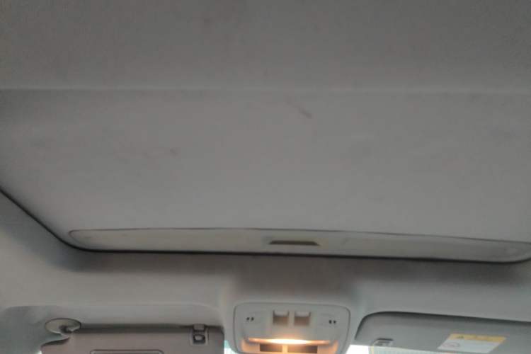 Used Chevrolet Cruze 2017 1.5L Automatic Pioneer Sunroof Edition Headliner