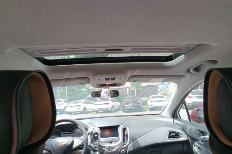 Used Chevrolet Cruze 2017 1.5L Automatic Pioneer Sunroof Edition Headliner