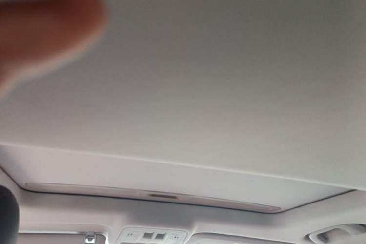 Used Chevrolet Cruze 2017 1.5L Automatic Pioneer Sunroof Edition Headliner