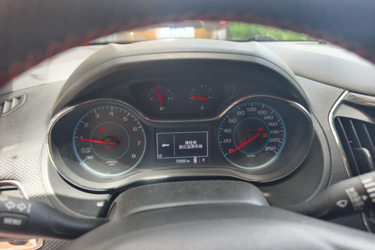 Used Chevrolet Cruze 2017 1.5L Automatic Pioneer Sunroof Edition Instrument Cluster