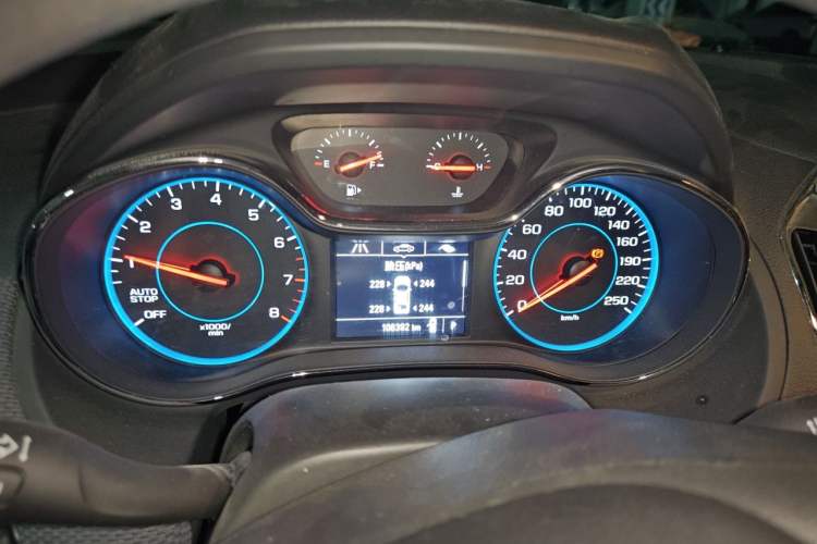 Used Chevrolet Cruze 2017 1.5L Automatic Pioneer Sunroof Edition Instrument Cluster