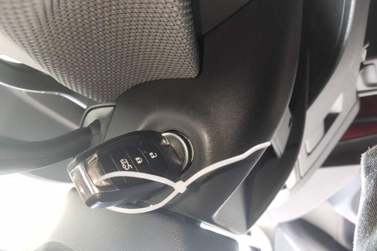 Used Chevrolet Cruze 2017 1.5L Automatic Pioneer Sunroof Edition Interior 1