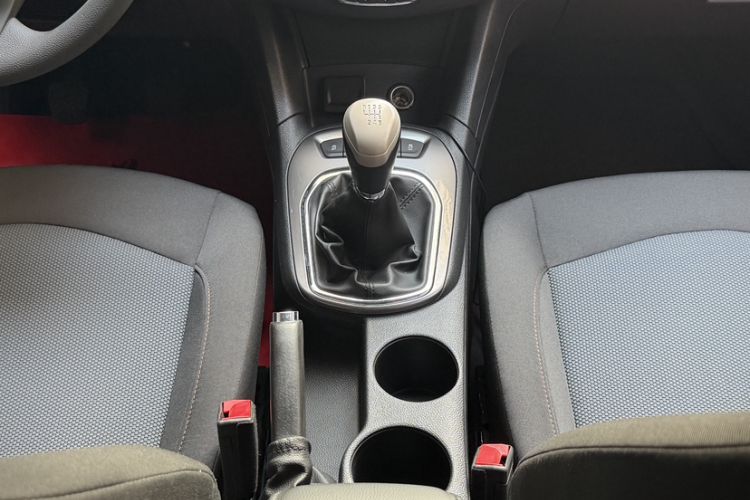 Used Chevrolet Cruze 2017 1.5L Manual Pioneer Edition Interior 3