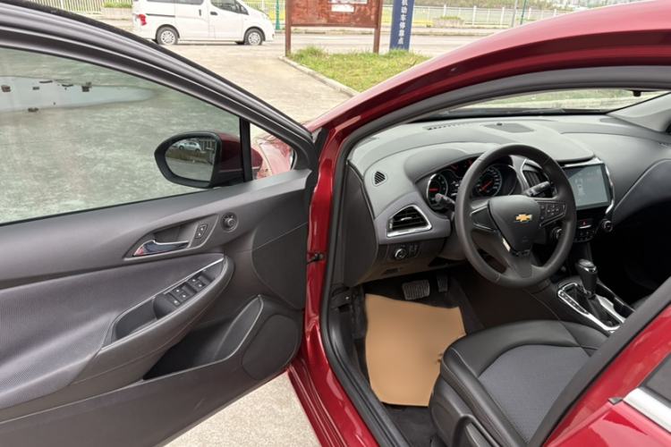 Used Chevrolet Cruze 2017 1.5L Automatic Xuanfeng Edition Interior 6