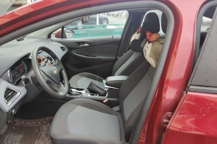 Used Chevrolet Cruze 2017 1.5L Automatic Pioneer Sunroof Edition Left Front Seat