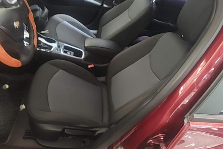 Used Chevrolet Cruze 2017 1.5L Automatic Pioneer Sunroof Edition Left Front Seat