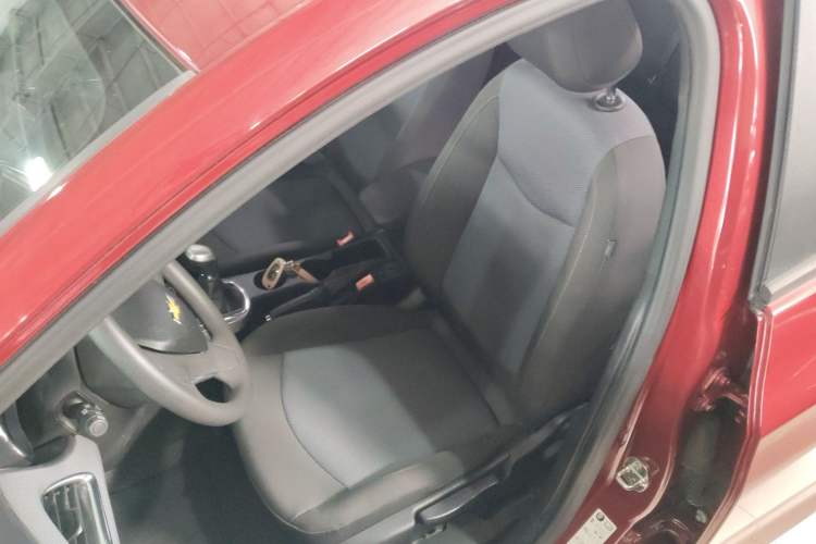Used Chevrolet Cruze 2017 1.5L Hatchback Manual Pioneer Edition Left Front Seat