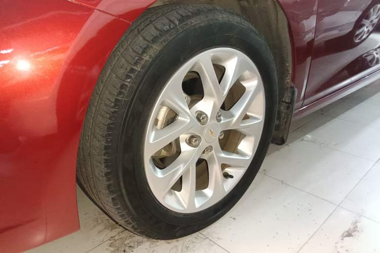 Used Chevrolet Cruze 2017 1.5L Hatchback Automatic Xuanfeng Edition Left Front Wheel Hub