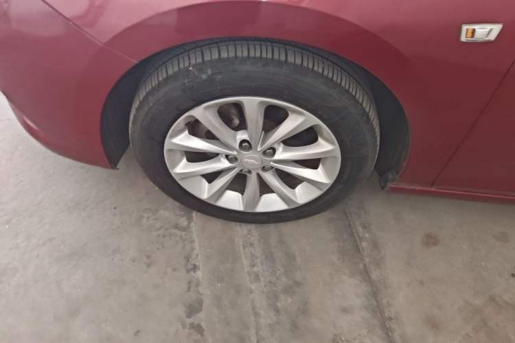 Used Chevrolet Cruze 2017 1.4T Dual-Clutch Pioneer Sunroof Edition Left Front Wheel Hub