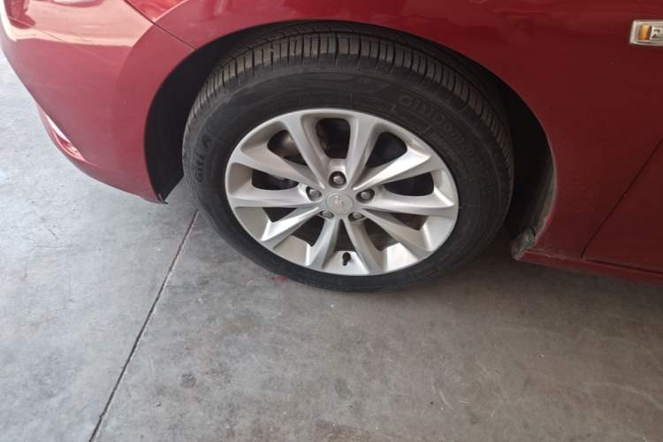 Used Chevrolet Cruze 2017 1.4T Dual-Clutch Pioneer Sunroof Edition Left Front Wheel Hub