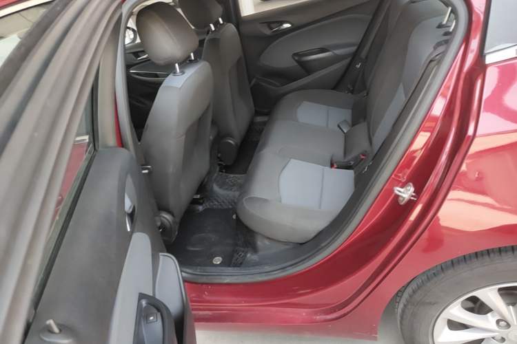 Used Chevrolet Cruze 2017 1.5L Automatic Pioneer Sunroof Edition Left Rear Seat