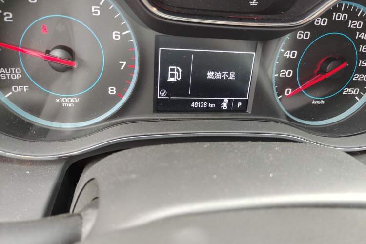 Used Chevrolet Cruze 2017 1.5L Automatic Pioneer Sunroof Edition Odometer Close Up