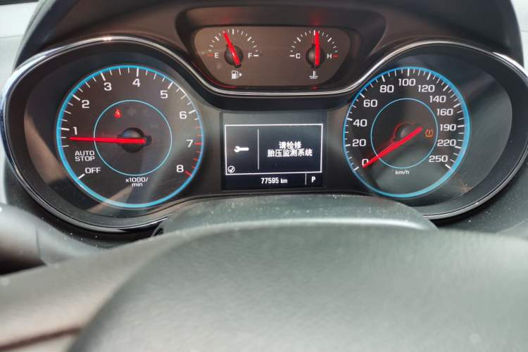 Used Chevrolet Cruze 2017 1.5L Automatic Pioneer Sunroof Edition Odometer Close Up