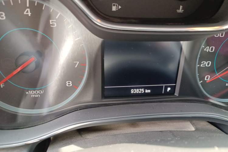 Used Chevrolet Cruze 2017 1.5L Automatic Pioneer Sunroof Edition Odometer Close Up