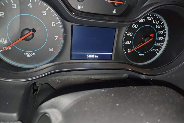 Used Chevrolet Cruze 2017 1.5L Automatic Pioneer Sunroof Edition Odometer Close Up