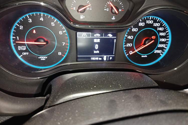 Used Chevrolet Cruze 2017 1.5L Automatic Pioneer Sunroof Edition Odometer Close Up