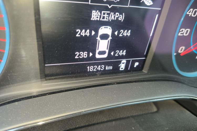 Used Chevrolet Cruze 2017 1.5L Automatic Pioneer Sunroof Edition Odometer Close Up