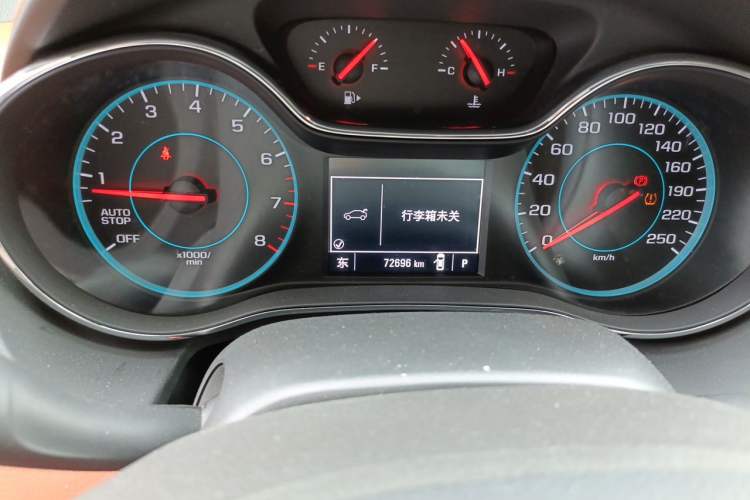 Used Chevrolet Cruze 2017 1.4T Hatchback Dual-Clutch Lingfeng Edition Odometer Close Up