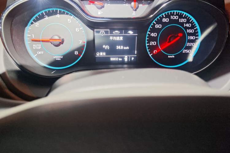 Used Chevrolet Cruze 2017 1.5L Automatic Pioneer Sunroof Edition Odometer Close Up