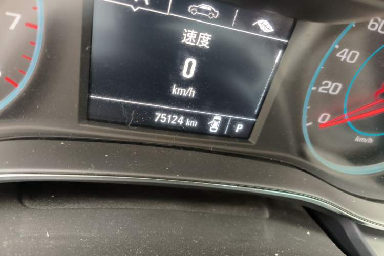 Used Chevrolet Cruze 2017 1.5L Automatic Pioneer Sunroof Edition Odometer Close Up