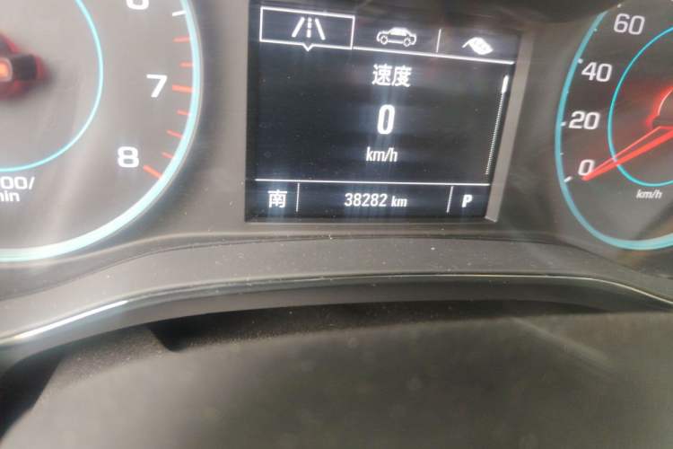 Used Chevrolet Cruze 2017 1.4T Dual-Clutch Xuanfeng Edition Odometer Close Up