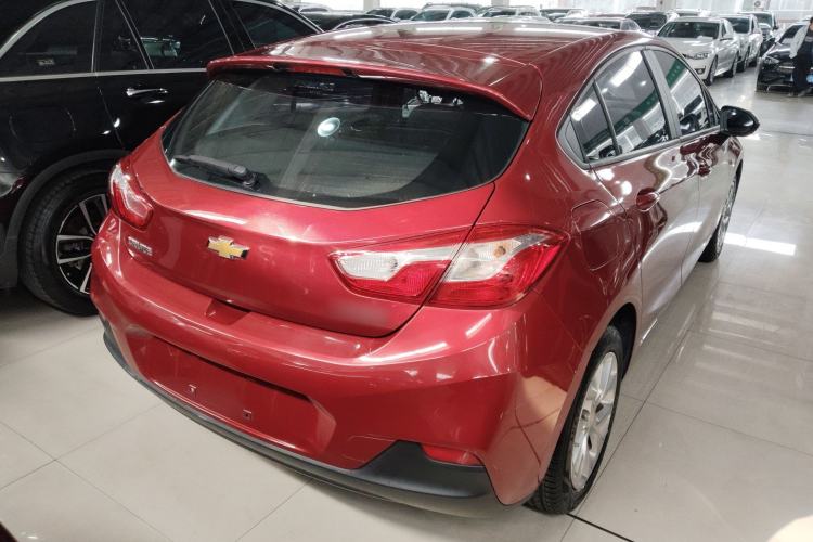 Used Chevrolet Cruze 2017 1.5L Hatchback Manual Pioneer Edition Rear Right 45 Deg