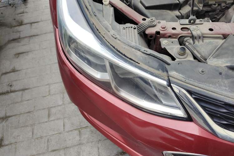 Used Chevrolet Cruze 2017 1.5L Automatic Pioneer Sunroof Edition Right Front Headlight