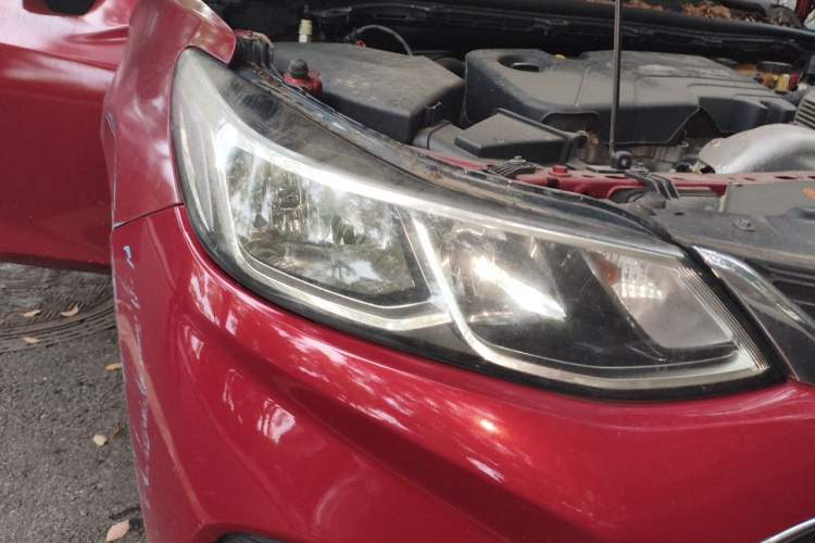 Used Chevrolet Cruze 2017 1.5L Automatic Pioneer Sunroof Edition Right Front Headlight