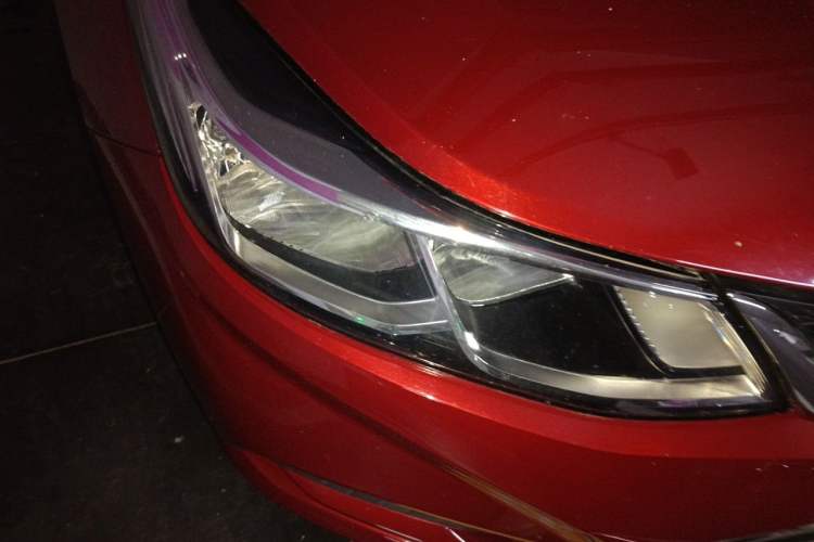 Used Chevrolet Cruze 2017 1.5L Automatic Pioneer Sunroof Edition Right Front Headlight