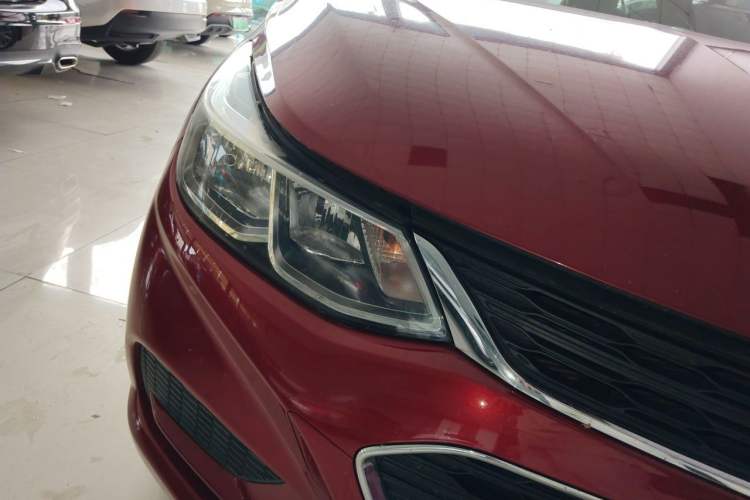 Used Chevrolet Cruze 2017 1.5L Automatic Pioneer Sunroof Edition Right Front Headlight