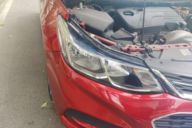 Used Chevrolet Cruze 2017 1.5L Automatic Pioneer Sunroof Edition Right Front Headlight