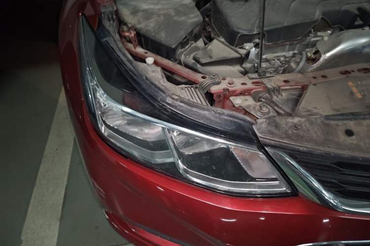 Used Chevrolet Cruze 2017 1.5L Automatic Pioneer Sunroof Edition Right Front Headlight