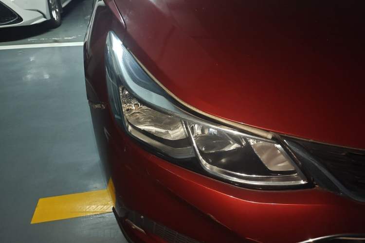 Used Chevrolet Cruze 2017 1.5L Automatic Pioneer Sunroof Edition Right Front Headlight