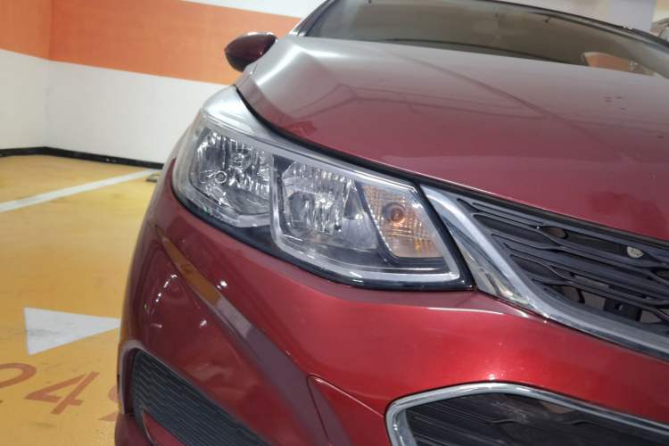Used Chevrolet Cruze 2017 1.5L Automatic Pioneer Sunroof Edition Right Front Headlight