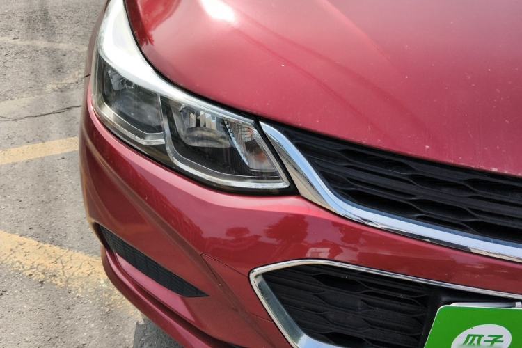Used Chevrolet Cruze 2017 1.5L Automatic Pioneer Sunroof Edition Right Front Headlight
