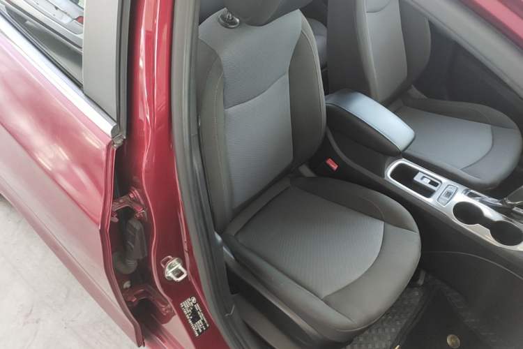 Used Chevrolet Cruze 2017 1.5L Automatic Pioneer Sunroof Edition Right Front Seat