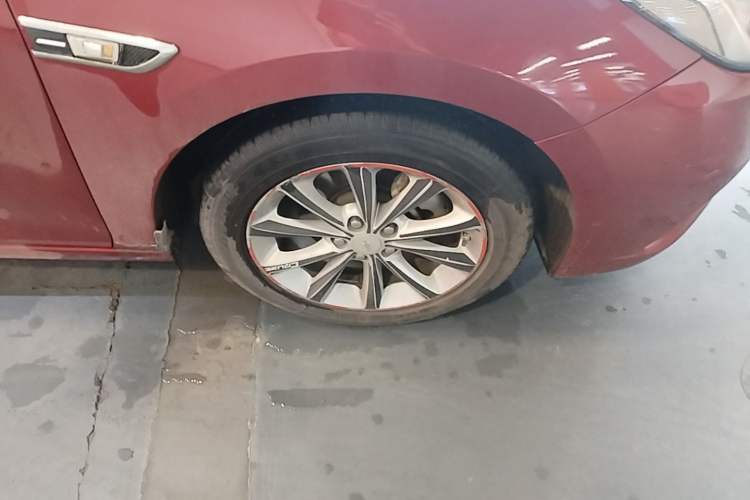 Used Chevrolet Cruze 2017 1.5L Automatic Pioneer Sunroof Edition Right Front Wheel Hub