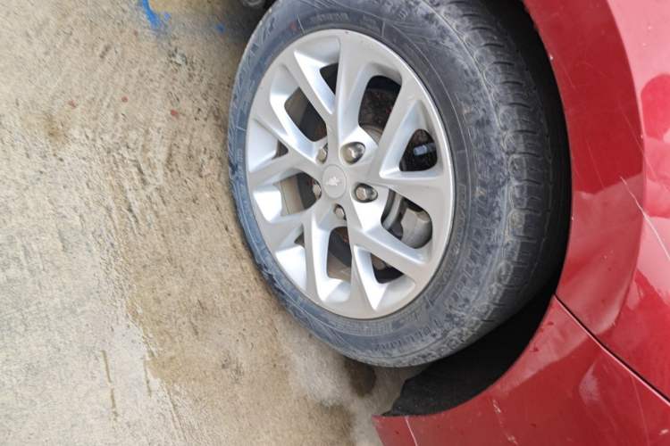 Used Chevrolet Cruze 2017 1.5L Hatchback Automatic Xuanfeng Edition Right Front Wheel Hub