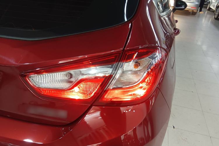 Used Chevrolet Cruze 2017 1.5L Hatchback Automatic Xuanfeng Edition Right Rear Taillight