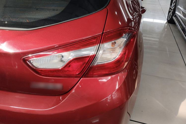 Used Chevrolet Cruze 2017 1.5L Hatchback Manual Pioneer Edition Right Rear Taillight