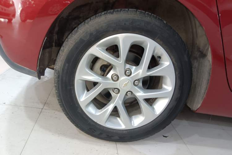 Used Chevrolet Cruze 2017 1.5L Hatchback Automatic Xuanfeng Edition Right Rear Wheel Hub